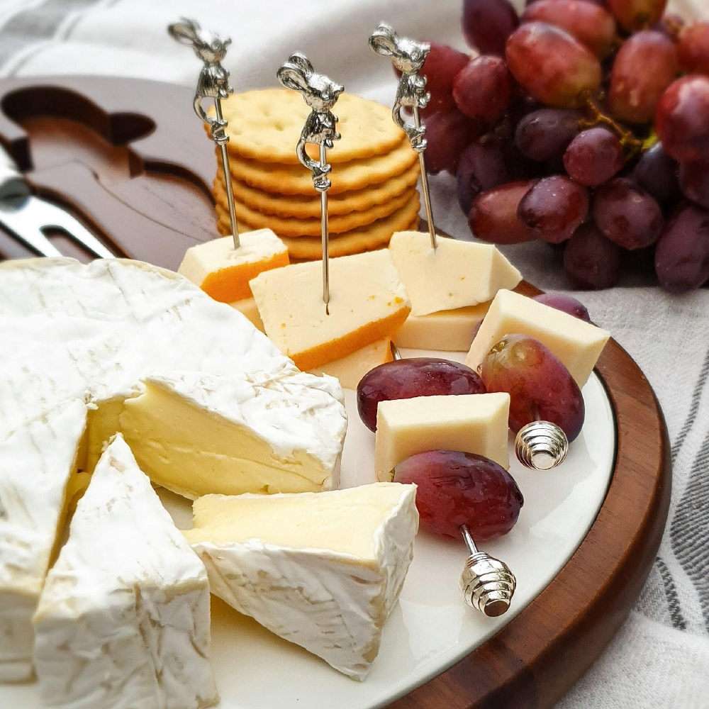 NEWBRIDGE CERAMIC AND WOOD CHEESE BOARD SET