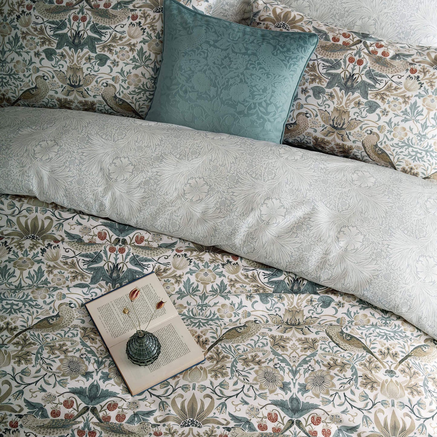 WILLIAM MORRIS AT HOME STRAWBERRY THIEF HESSIAN BEDDING SET (SINGLE, DOUBLE,KING,SUPERKING)
