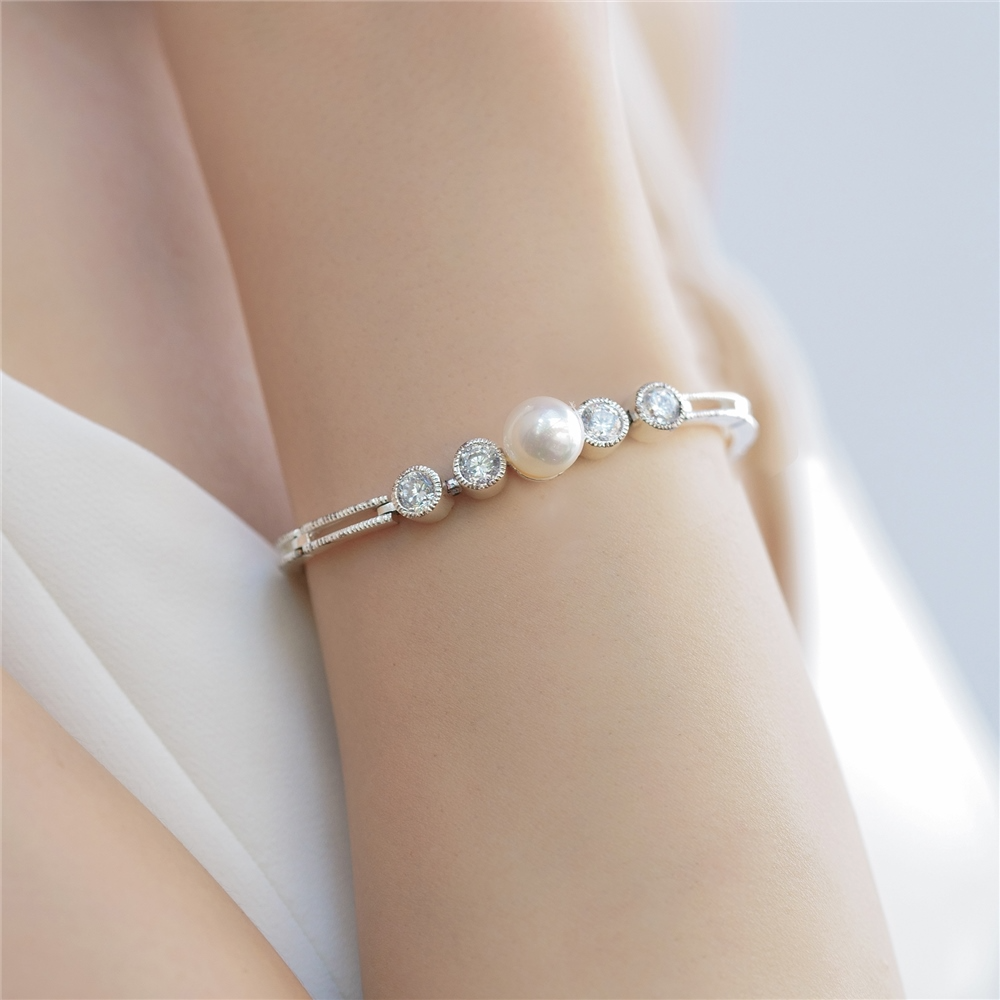 NEWBRIDGE CUBIC ZIRCONIA & PEARL BRACELET
