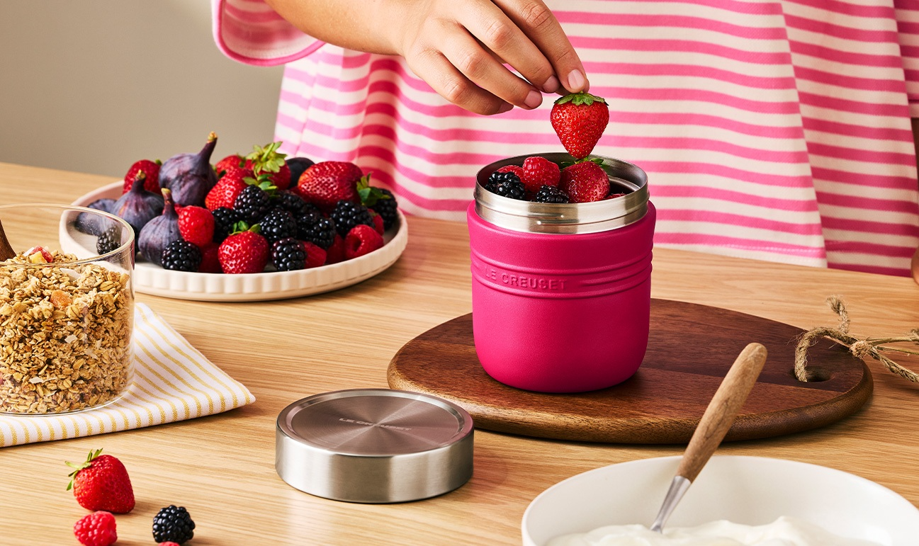 LE CREUSET FOOD FLASK 500ML BERRY