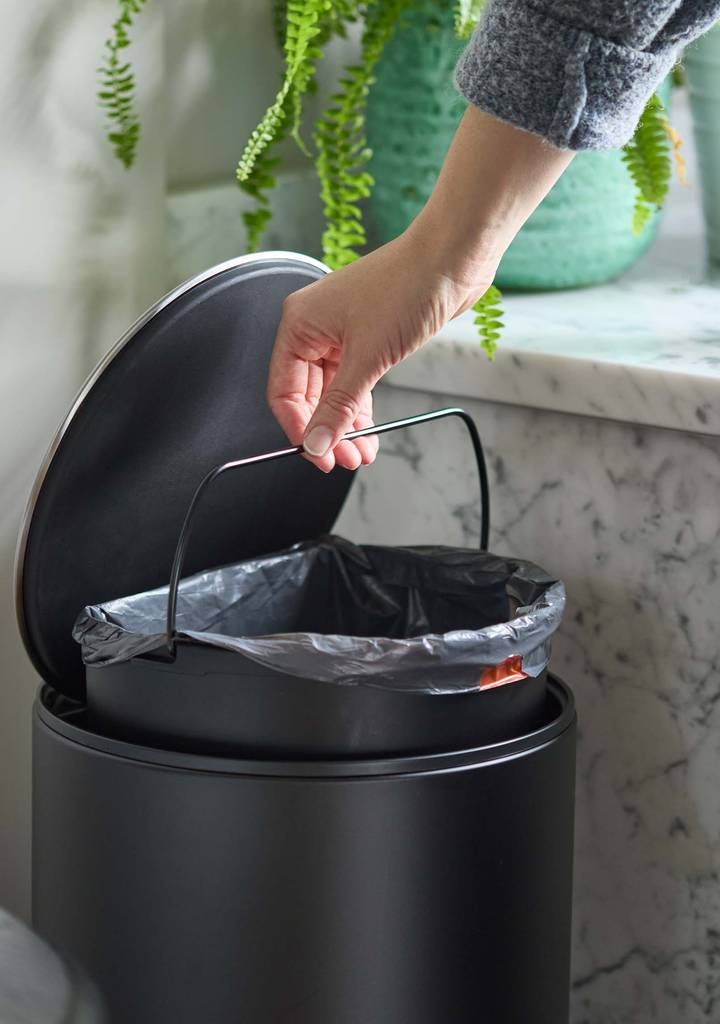 JOSEPH JOSEPH ARC 10L BIN CARBON BLACK
