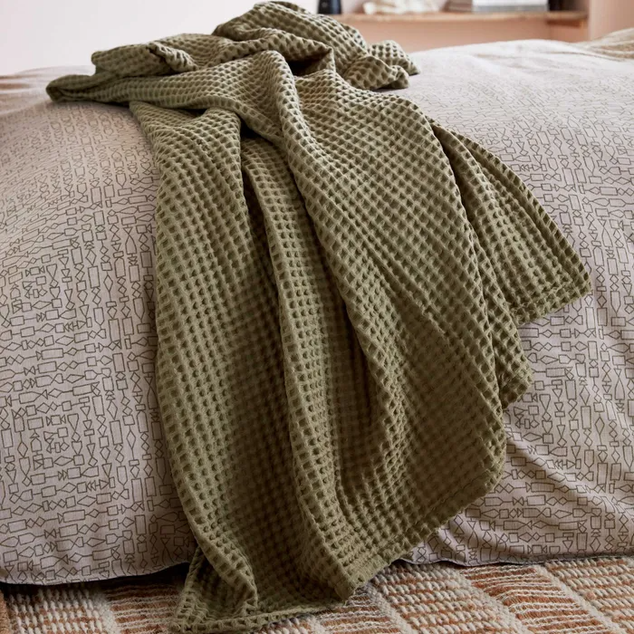 ABIGAIL AHERN x MURMUR TESS WAFFLE SAGE GREEN THROW