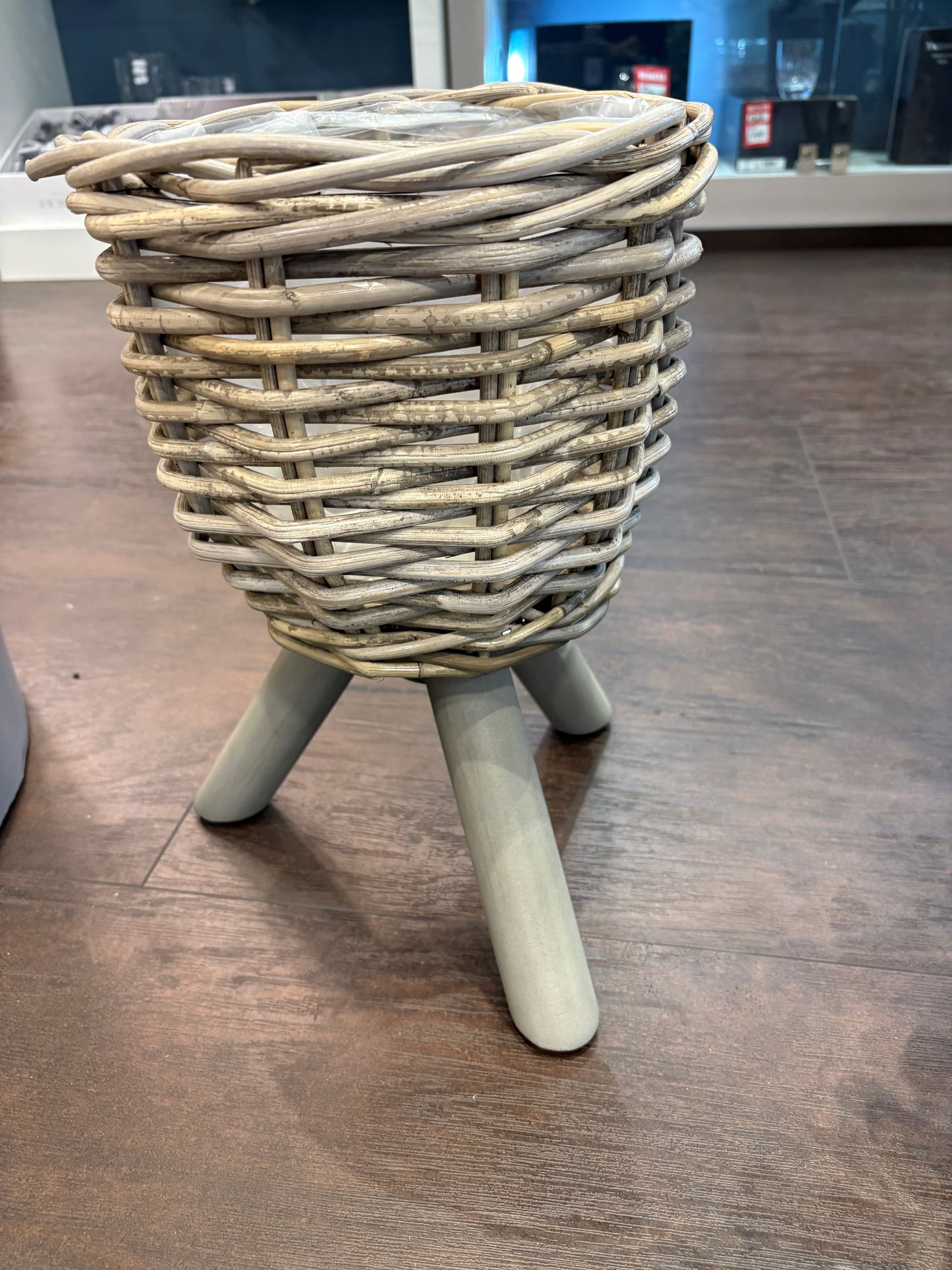 PALNT AREA SMALL RAISED POT GLEN WEAVE