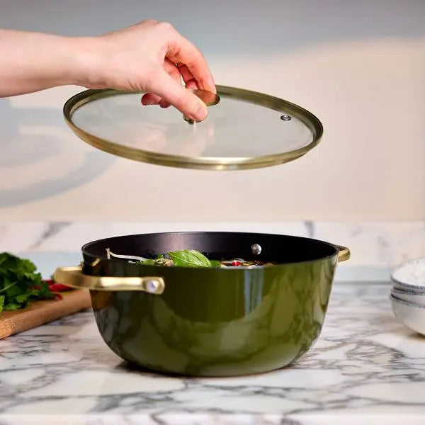 STELLAR CAST LIGHT 24CM CASSEROLE OLIVE