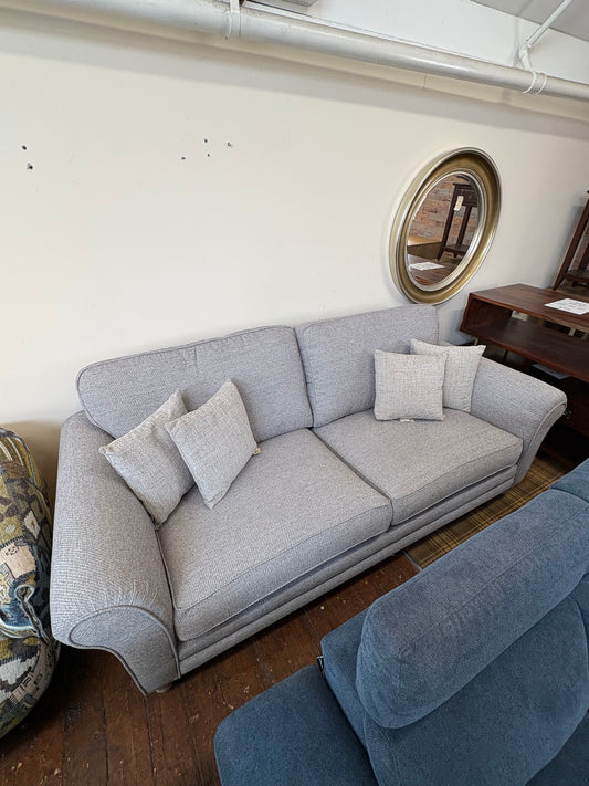 CLEVELAND GRAND SOFA