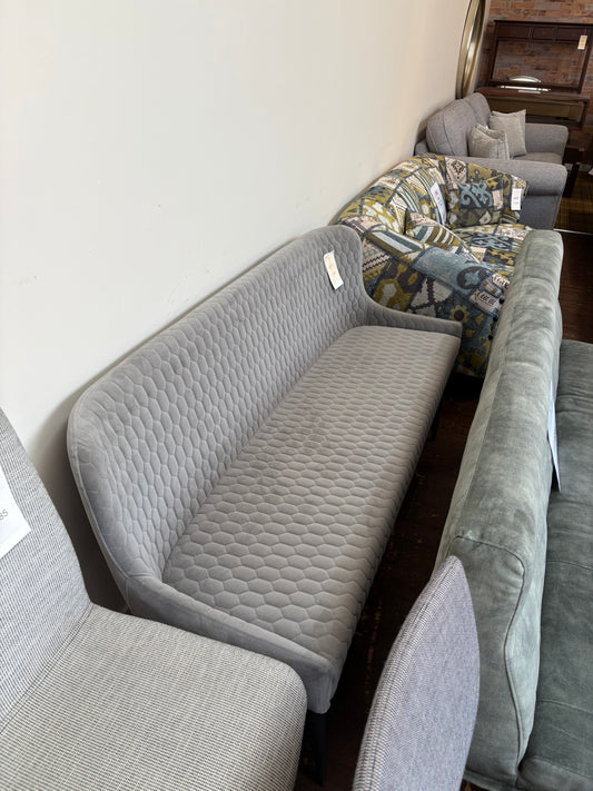 MW DINING BENCH