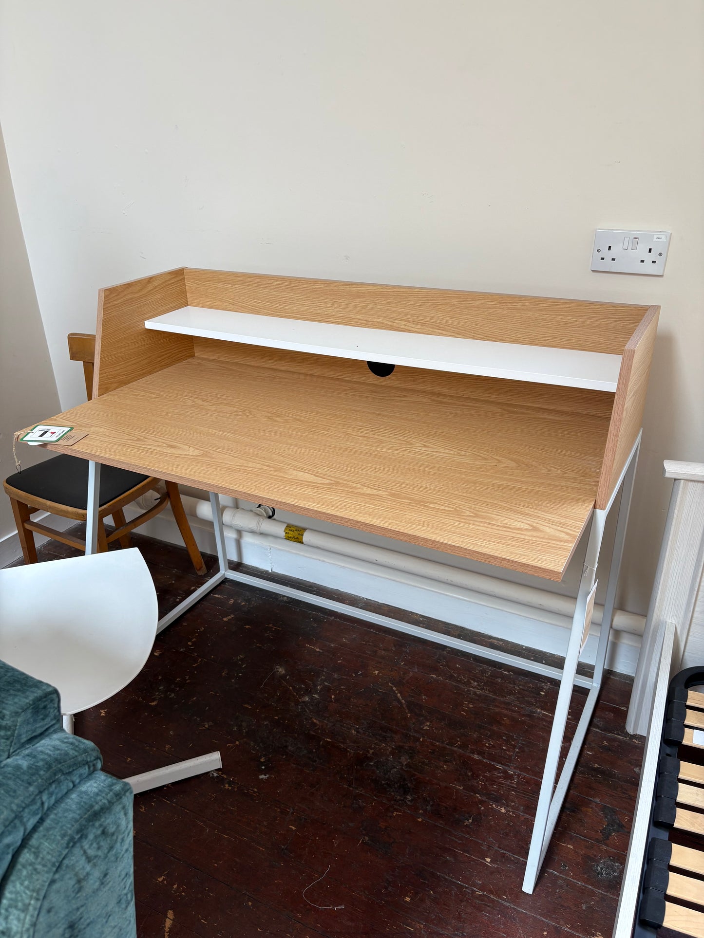 JB DESK