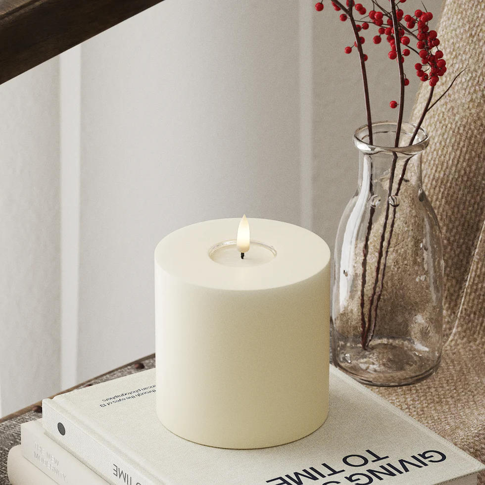 DELUXE HOMEART CANDLES-CREAM
