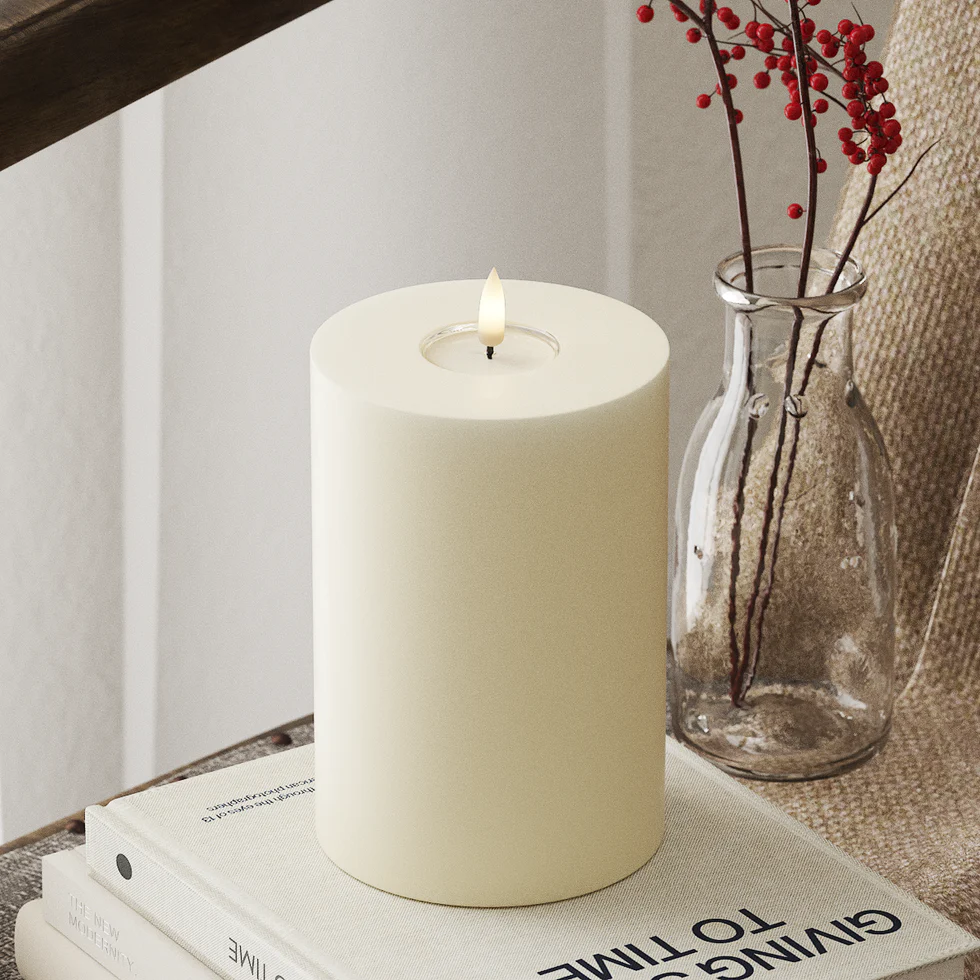 DELUXE HOMEART CANDLES-CREAM