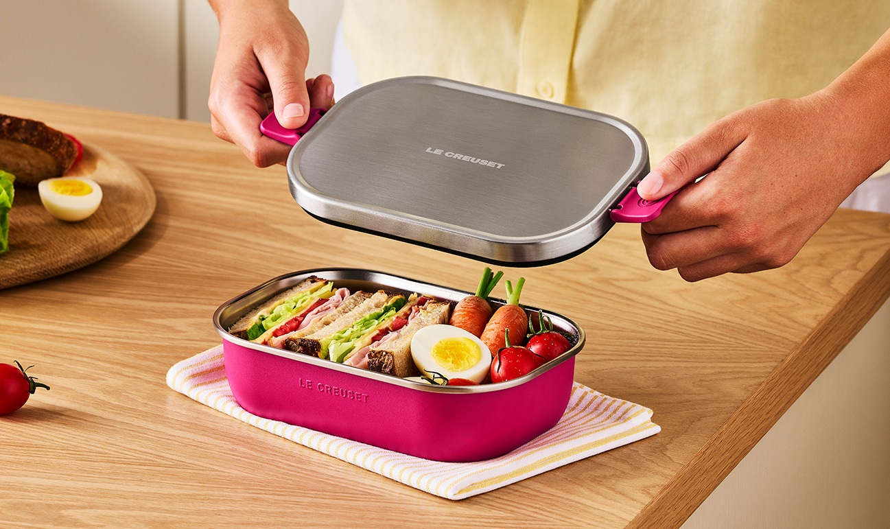 LE CREUSET LUNCH BOX-BERRY
