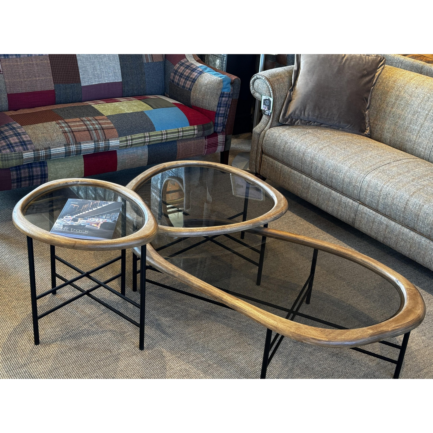 PEBBLE MEDIUM COFFEE TABLE