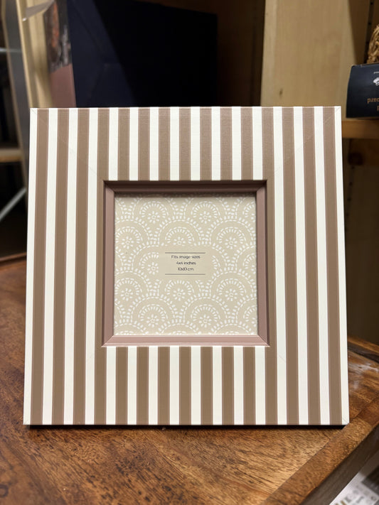 STRIPED PHOTO FRAME