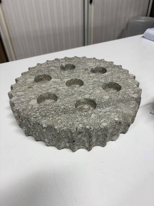 7 TEALIGHT HOLDER
