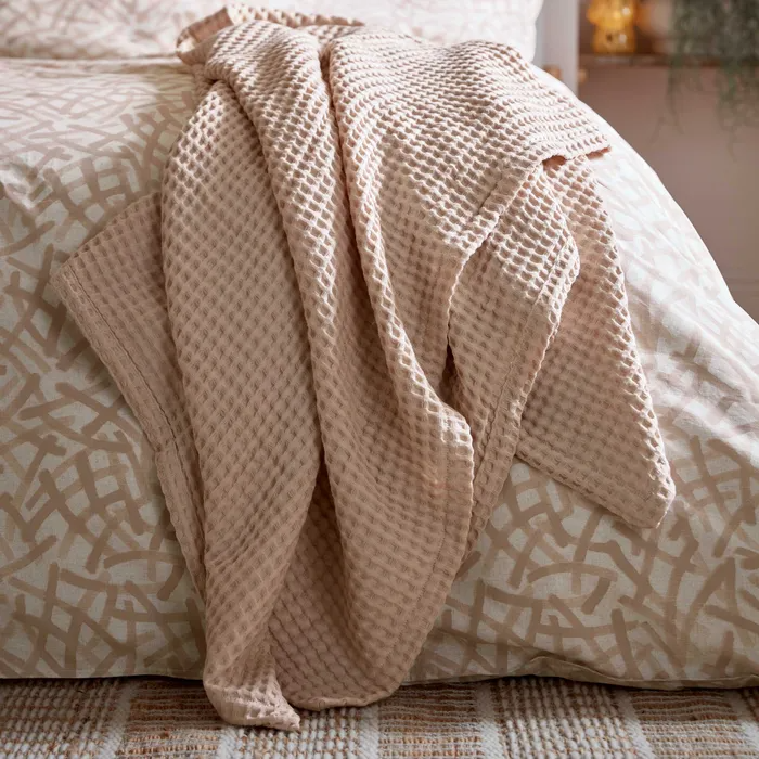 ABIGAIL AHERN x MURMUR TESS WAFFLE DUSKY PINK THROW