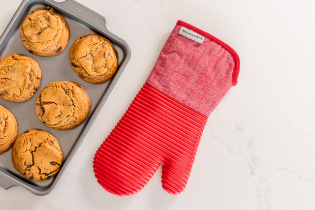 KITCHENAID SILICONE OVEN GLOVE