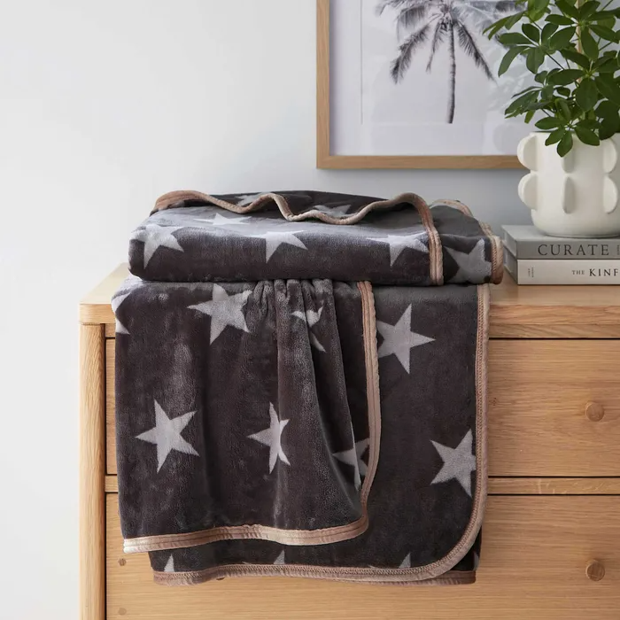 STAR FLEECE THROW-CHARCOAL & LINEN