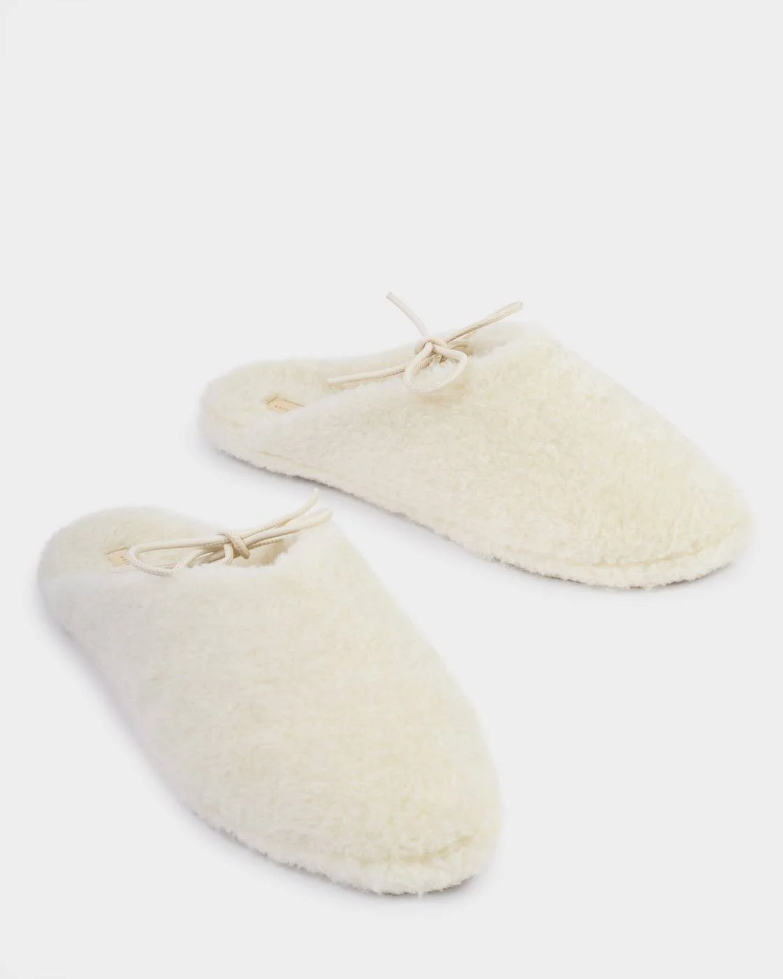 KATIE LOXTON GIFT BOXED BORG SLIPPERS -OFF WHITE