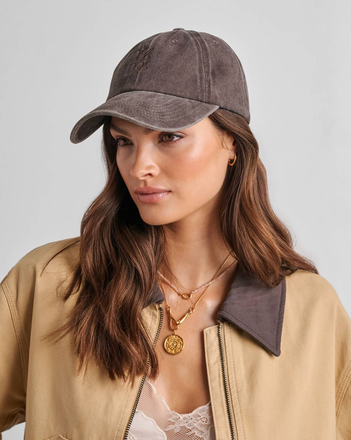KATIE LOXTON EMBRIODERED CAP CHOCOLATE