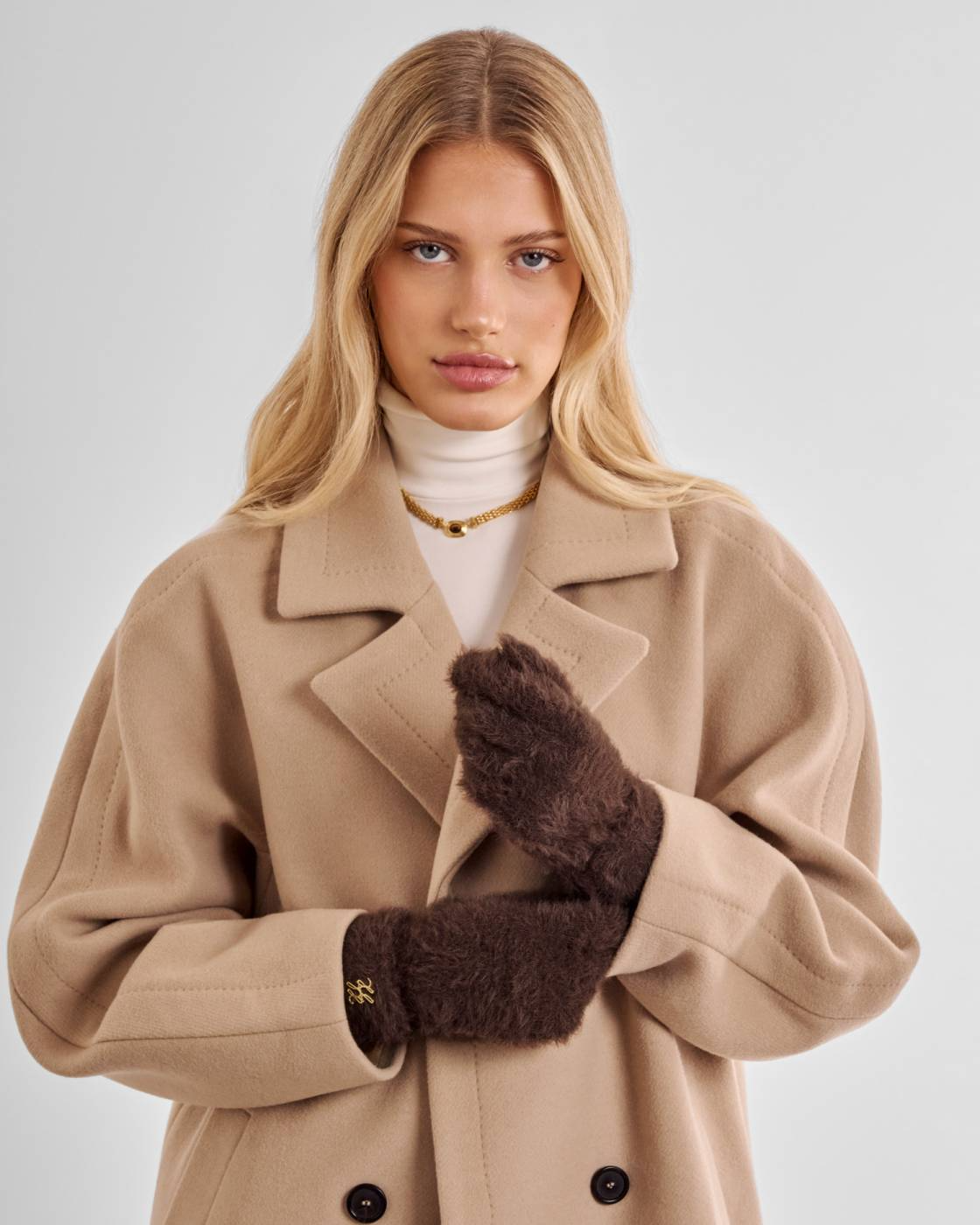 KATIE LOXTON BOXED SOFT KNIT GLOVES-CHOCOLATE