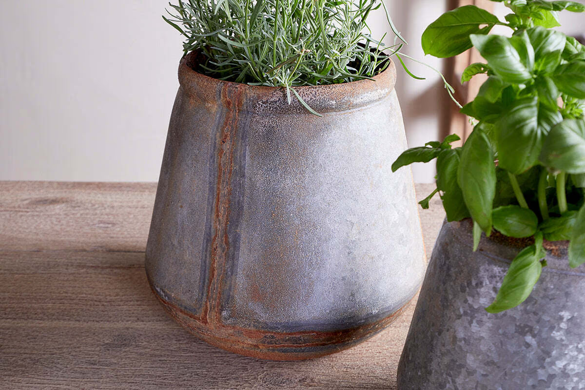 MAMBA OUTDOOR PLANTER-AGED ZINC-SMALL